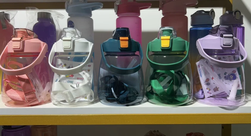 Medium Water Bottle - Model 126 from the ZHONGYI Medium Space Water Bottles collection